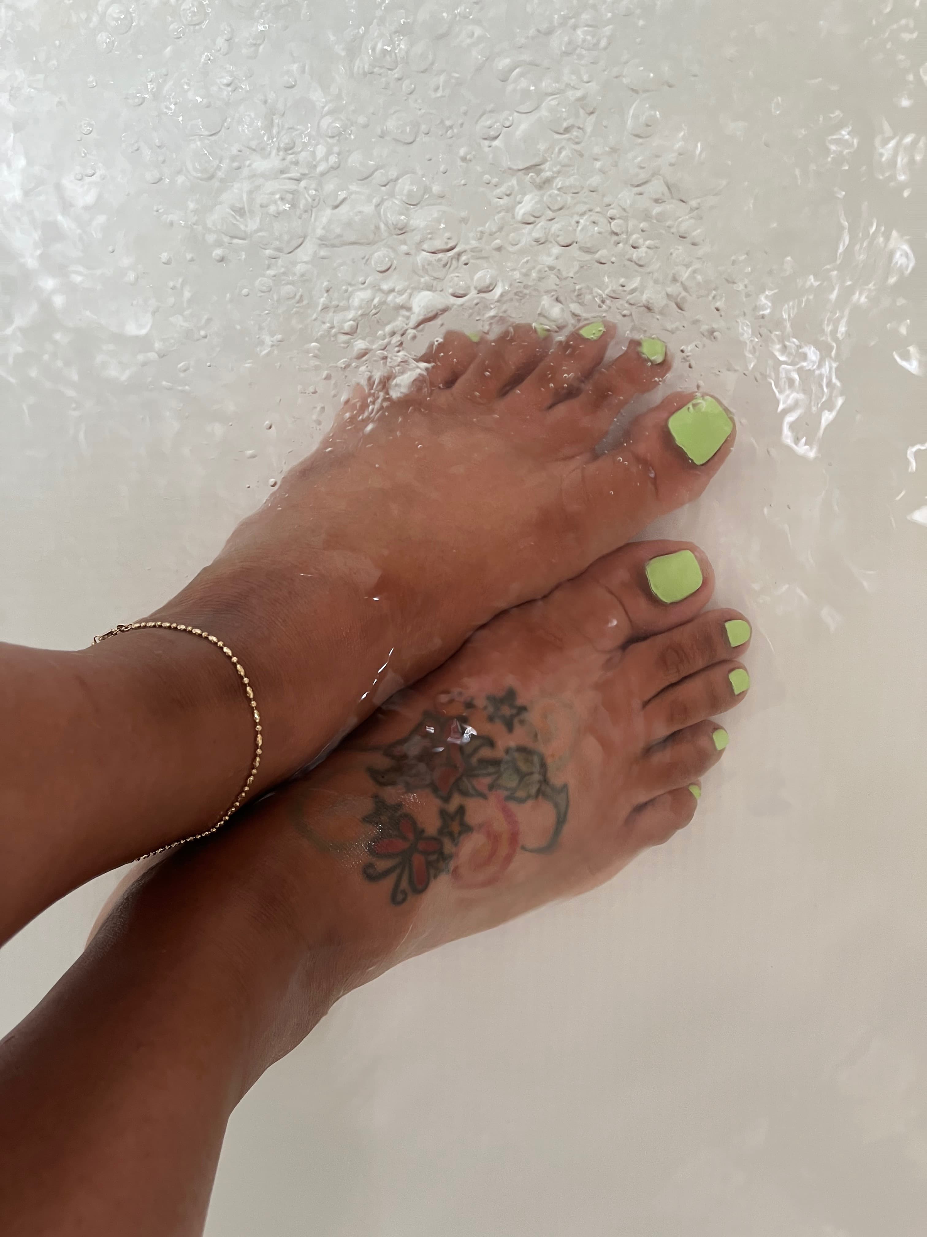 PrettyRedd22 banner image