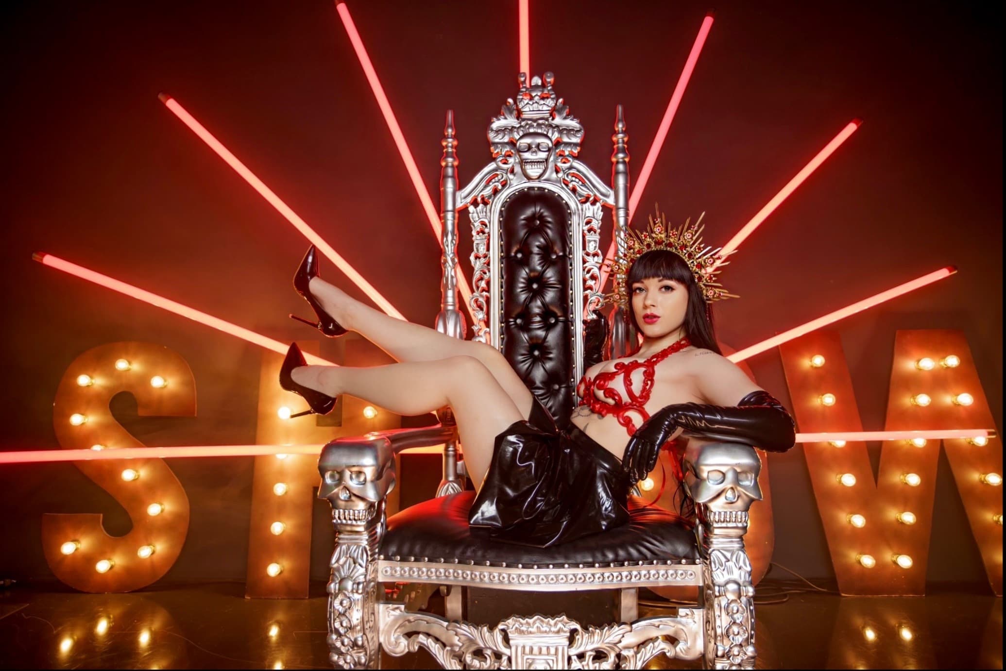 Mistress Felina π©πͺ π¬π§ banner image