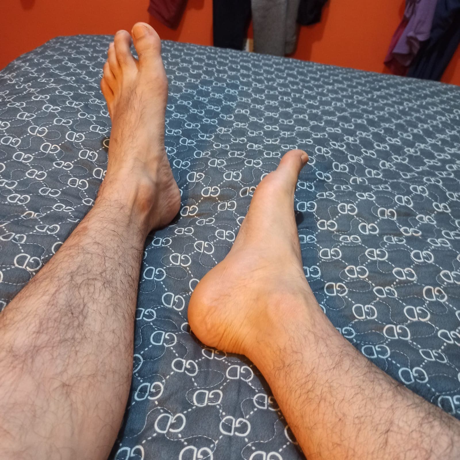 Javi Feet banner image