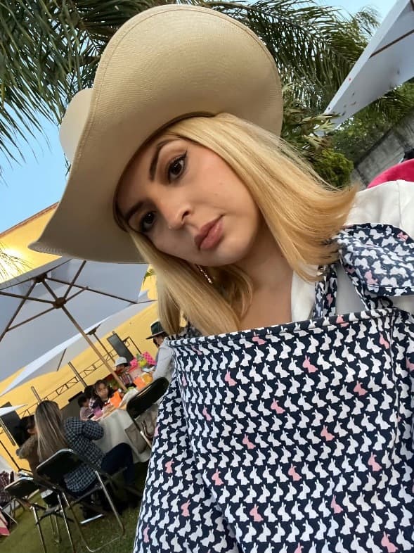 BeckyConavi banner image