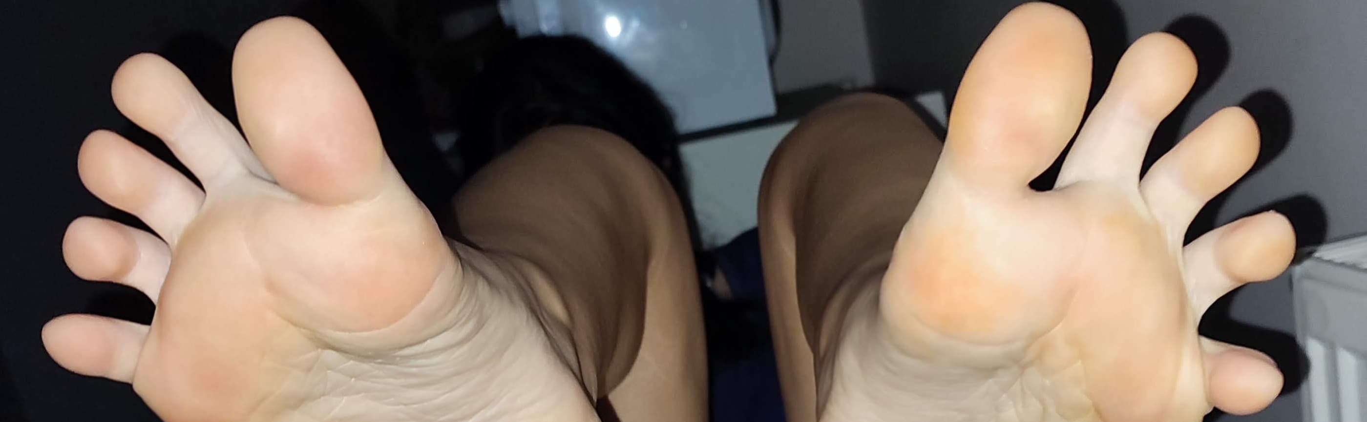 feetpicbunny banner image