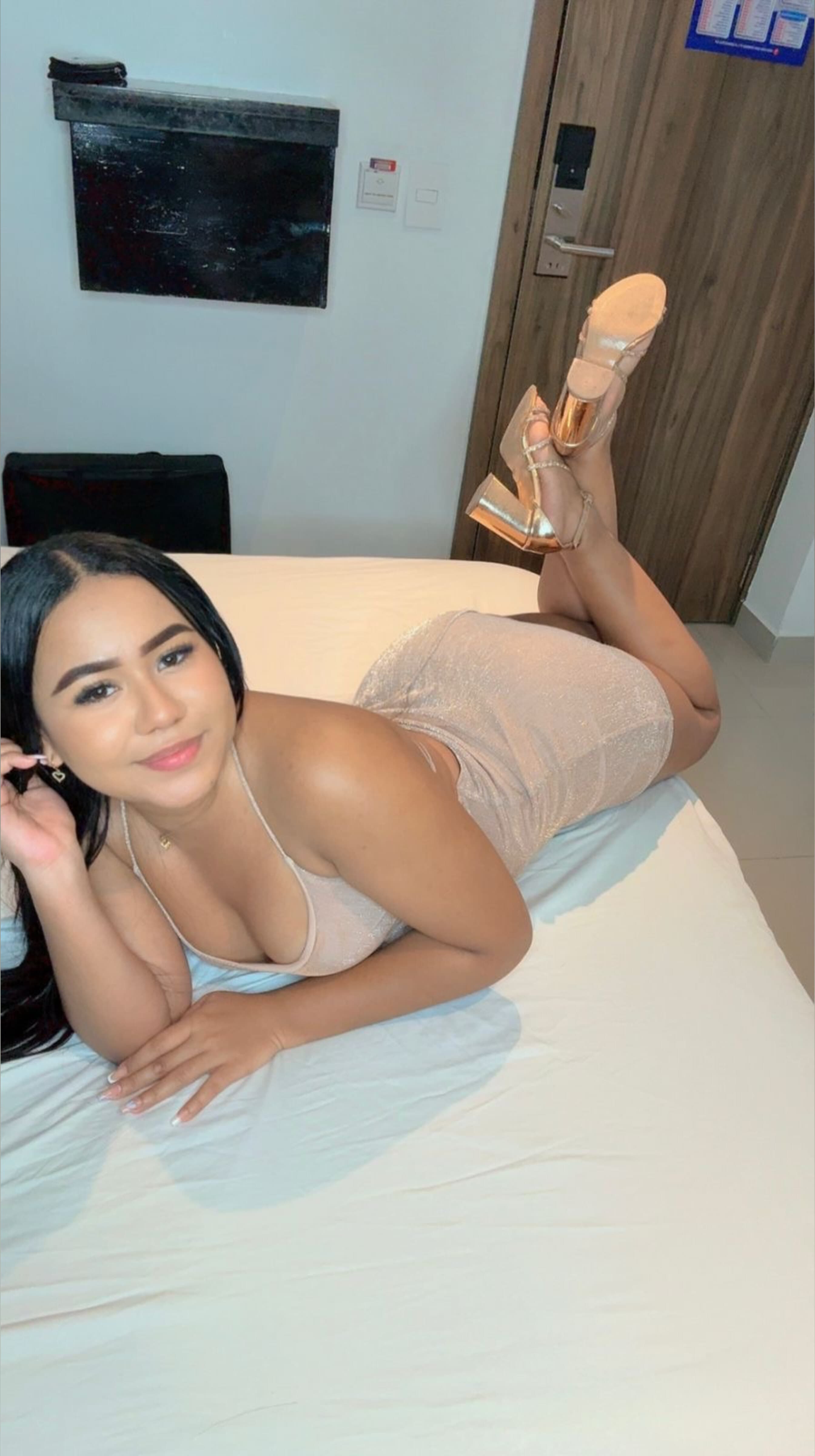 Mia Valentina π banner image
