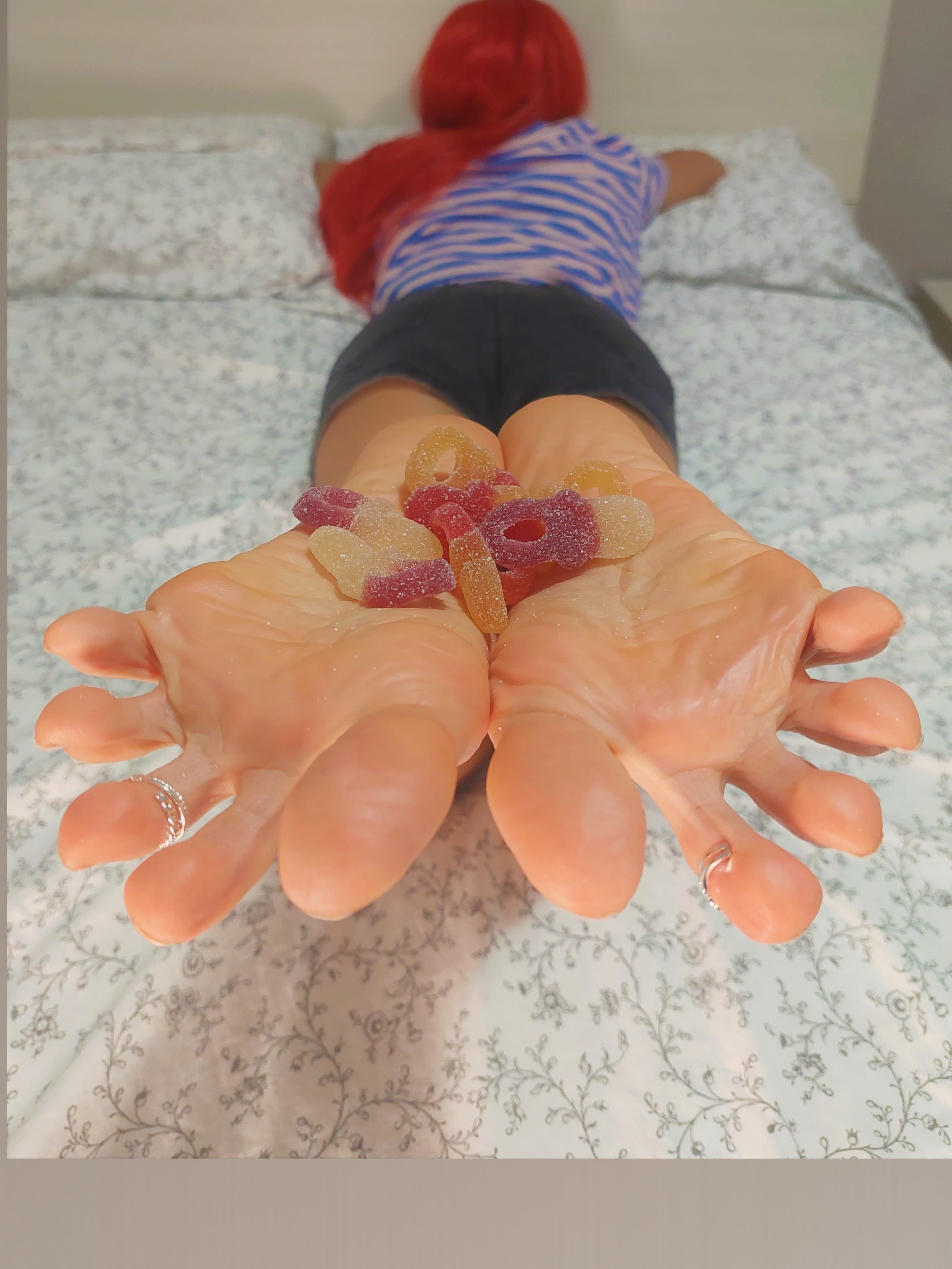 Ariel Feet banner image