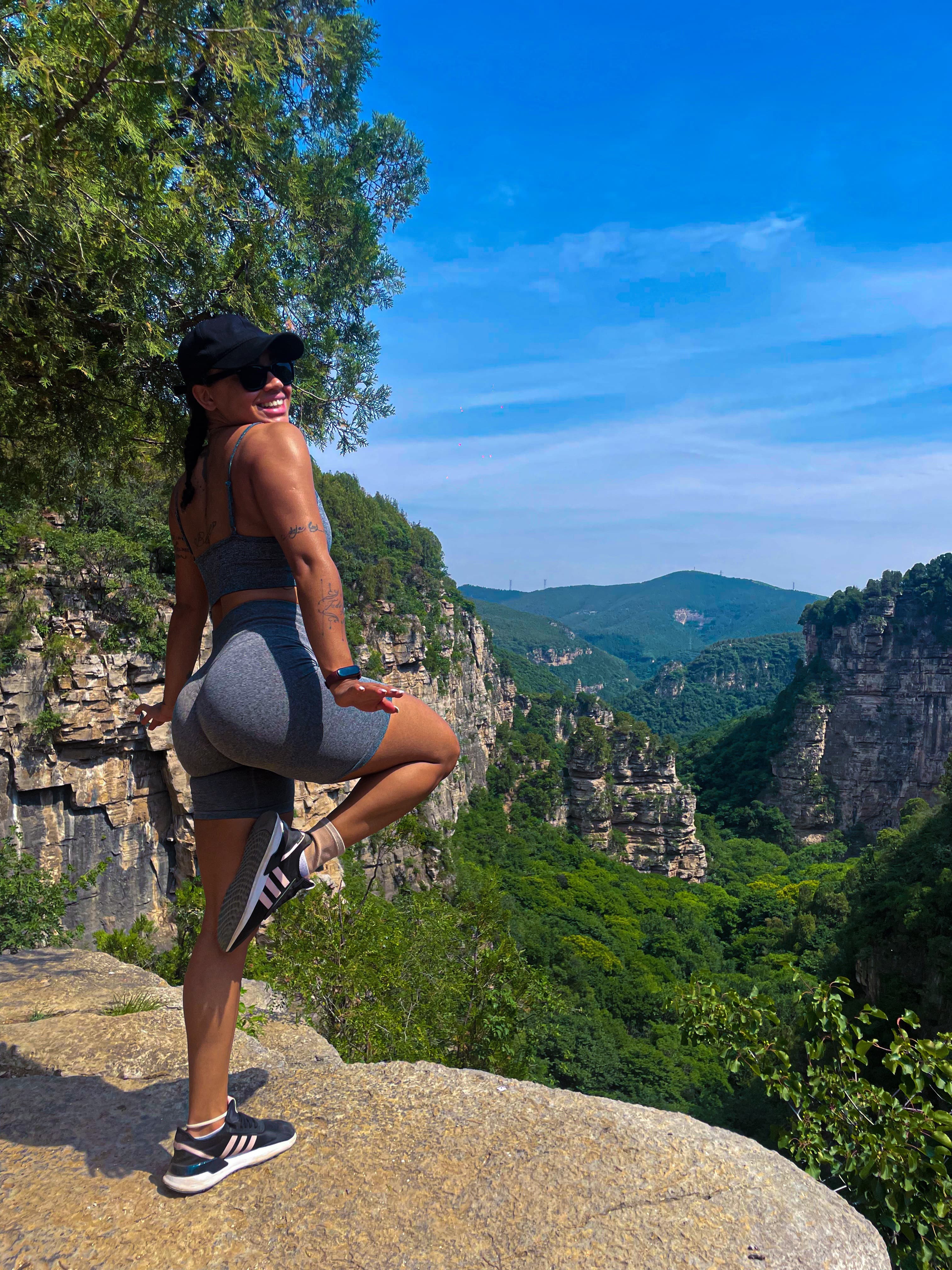 Karol Rodrigues banner image