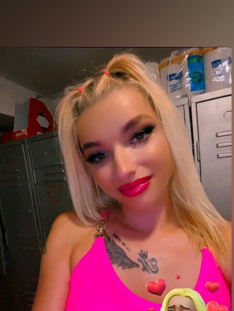 Sexy Romanian girl 💋 banner image