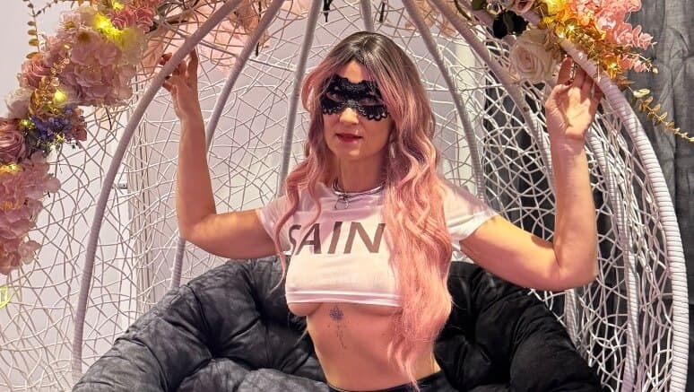 Vivian Lace banner image