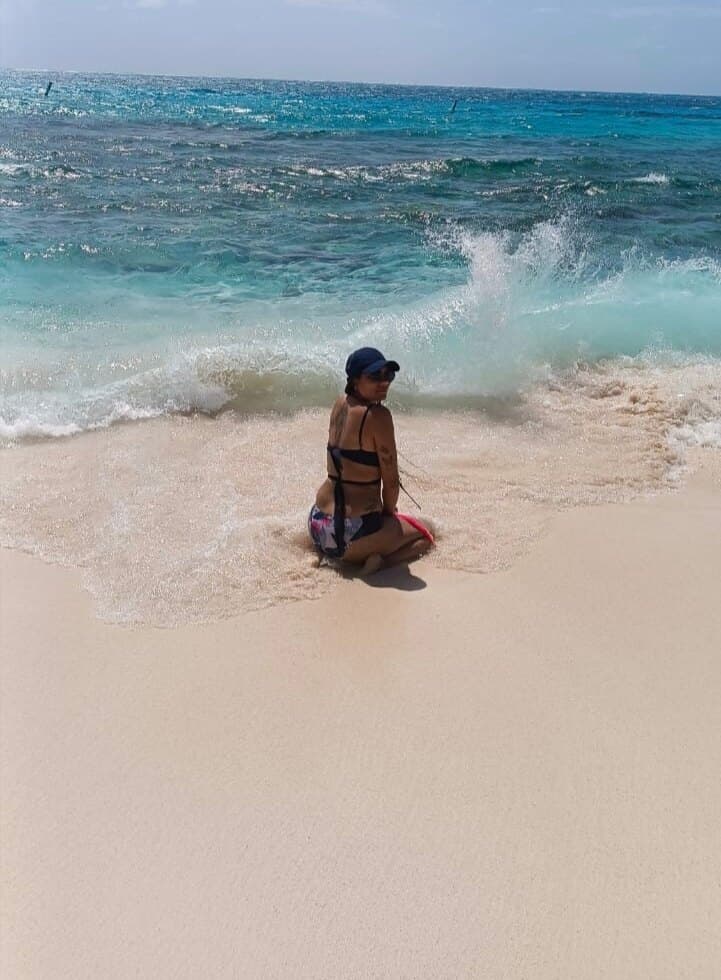 Mía perez 💜 banner image