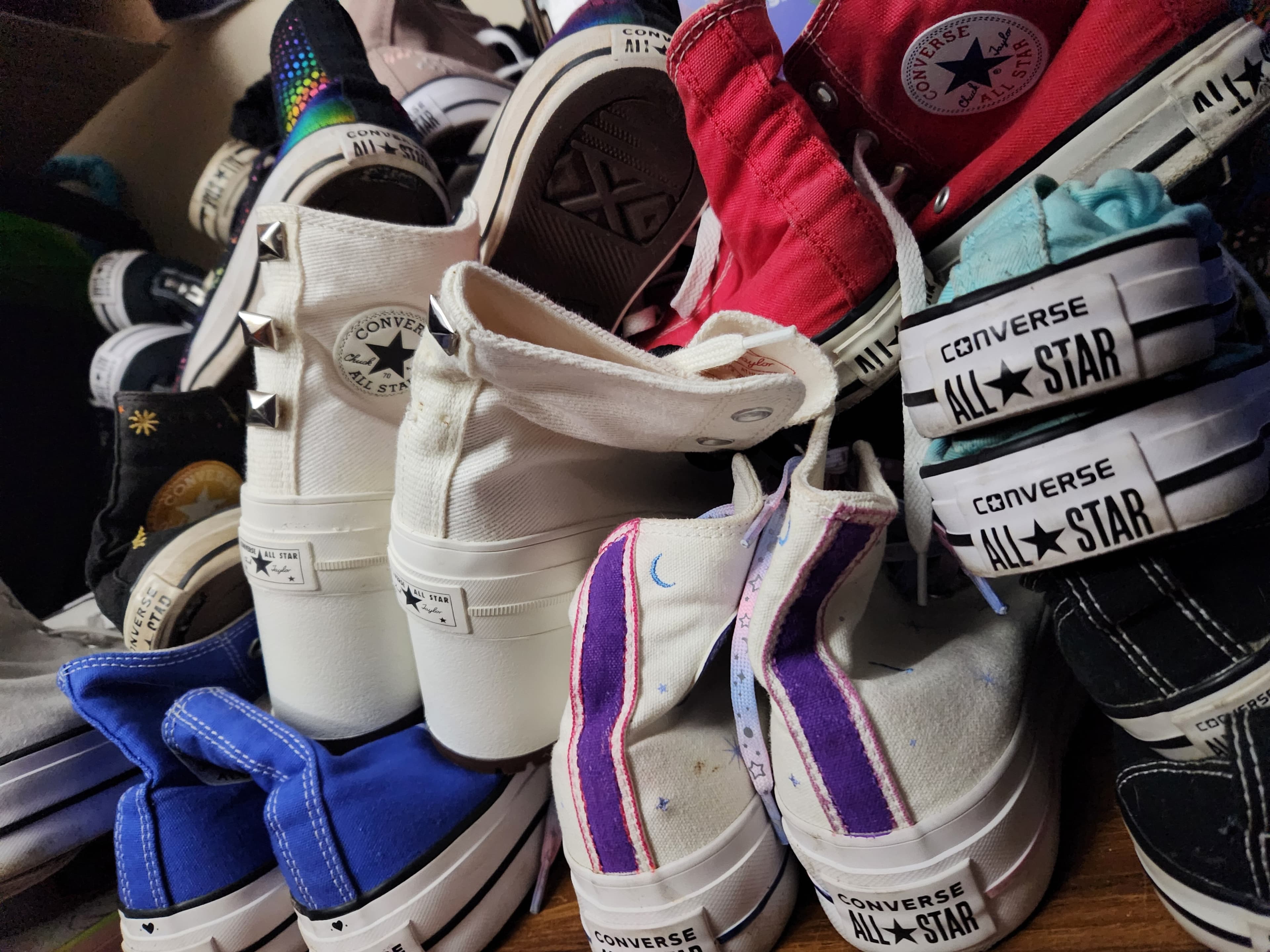 Chucksgirl91 banner image