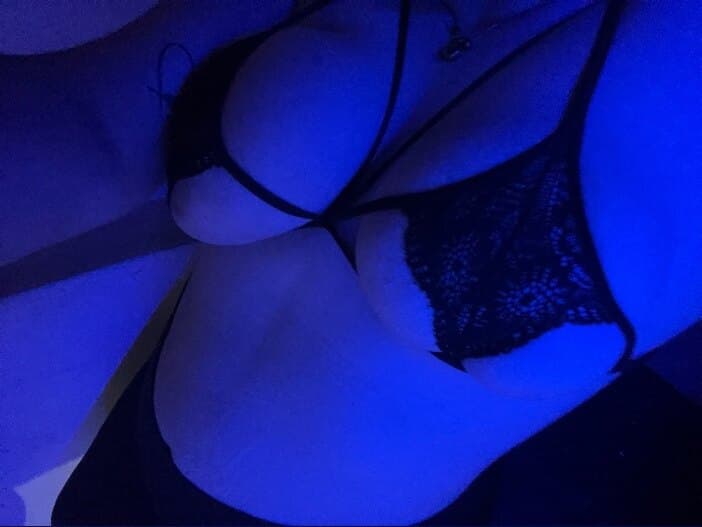 Vicky🫧 banner image