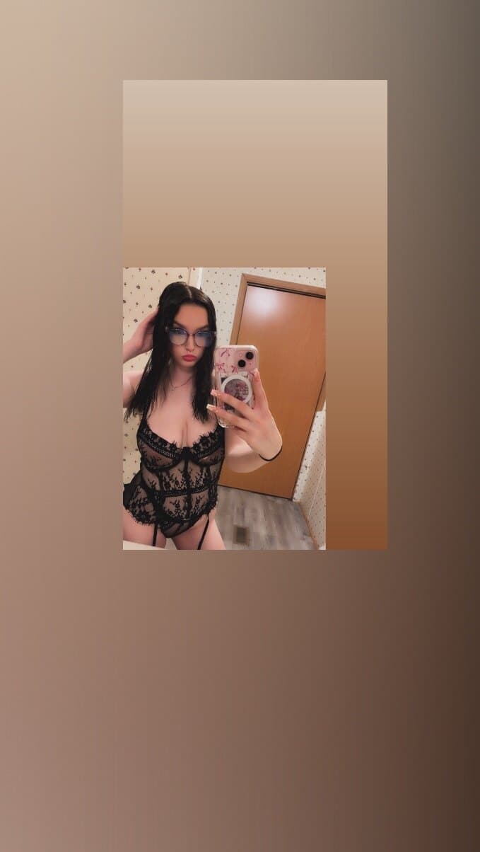 Annaleigh Mayne banner image
