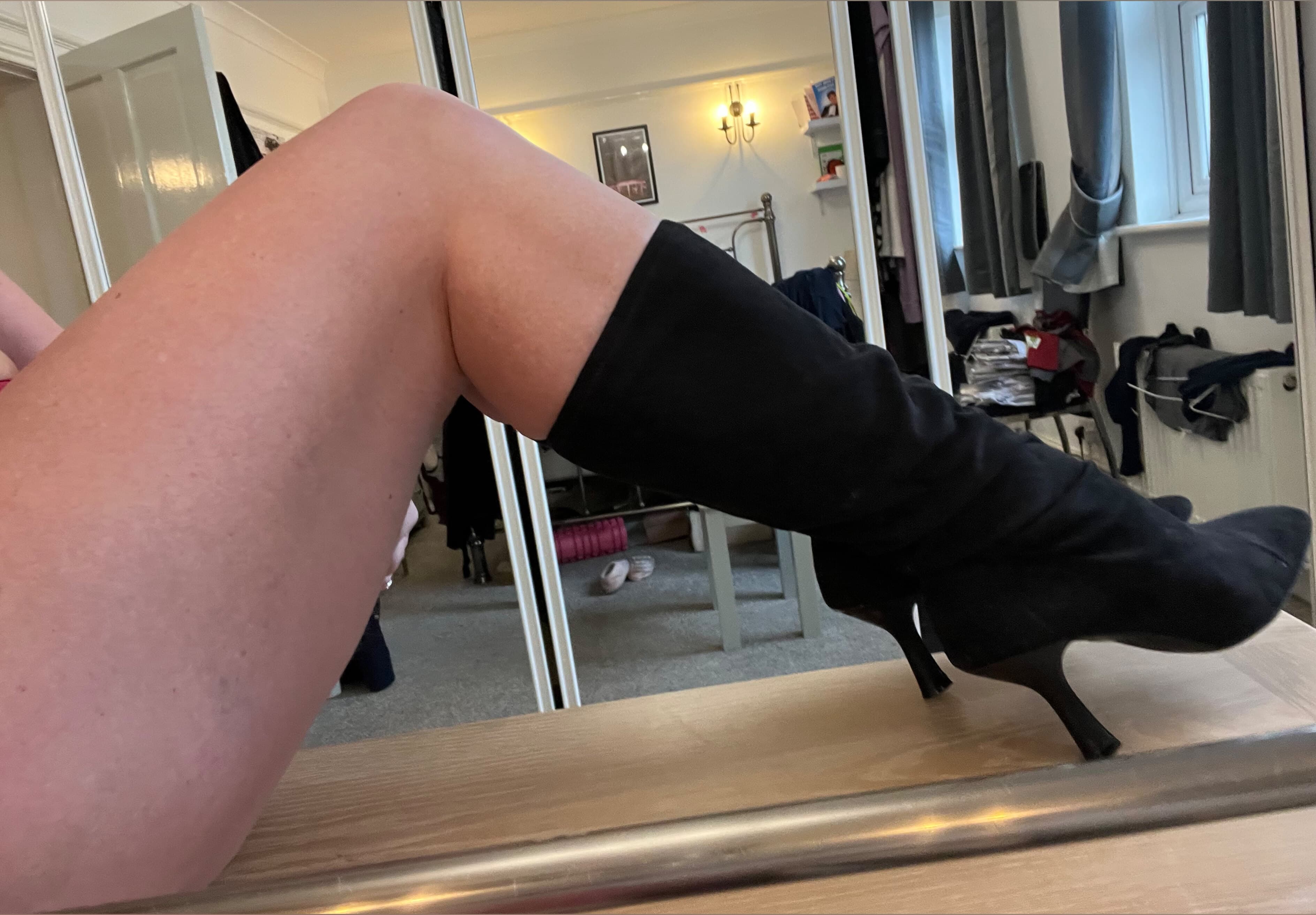 Lady Legs banner image
