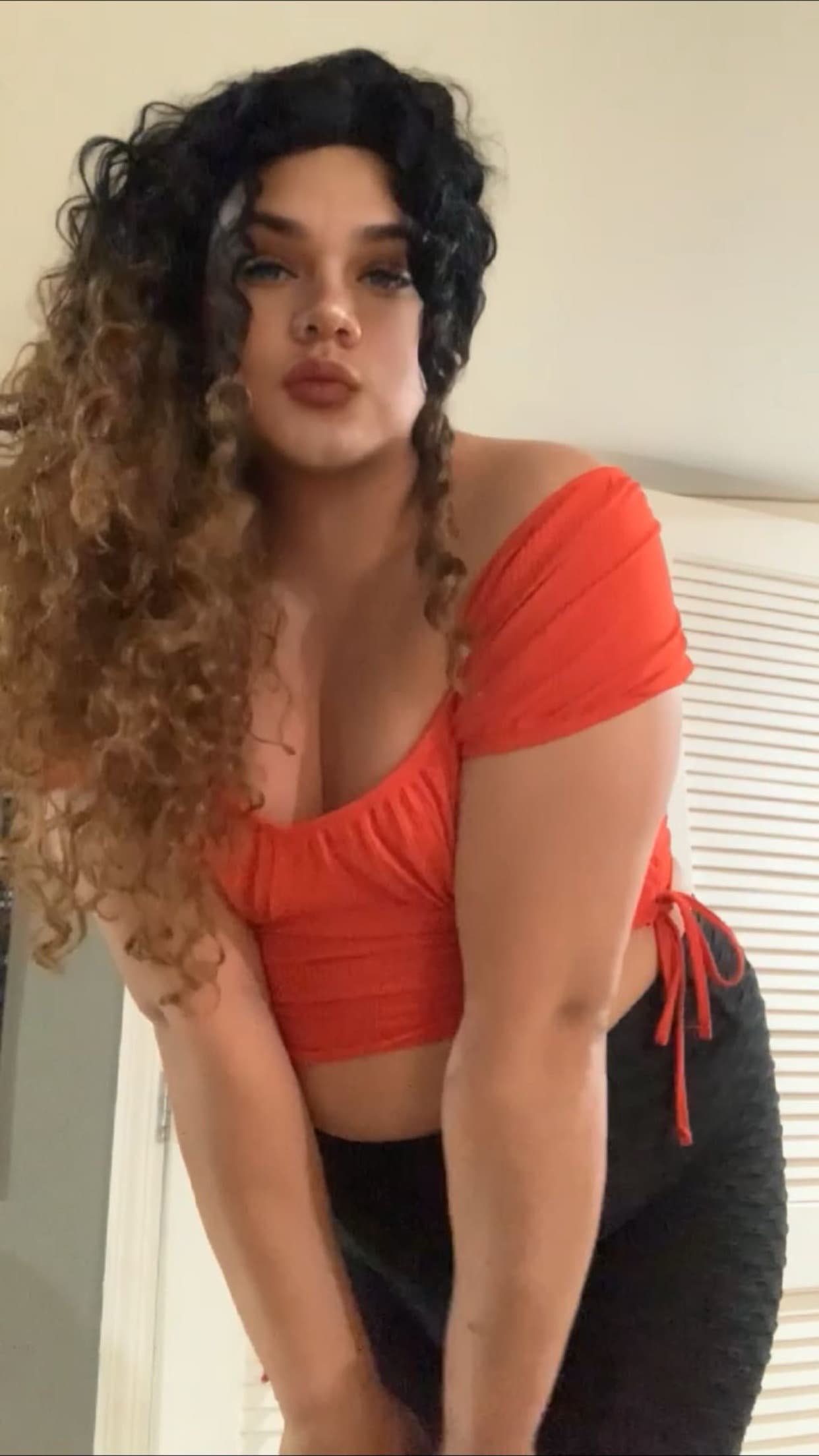 Henny Love banner image
