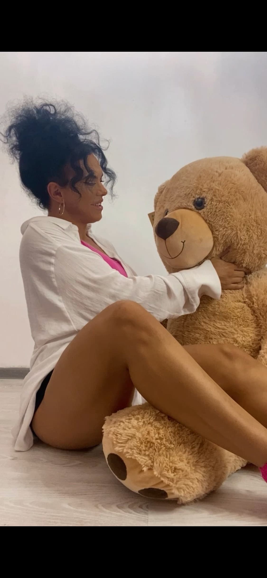 Bianca peaches banner image