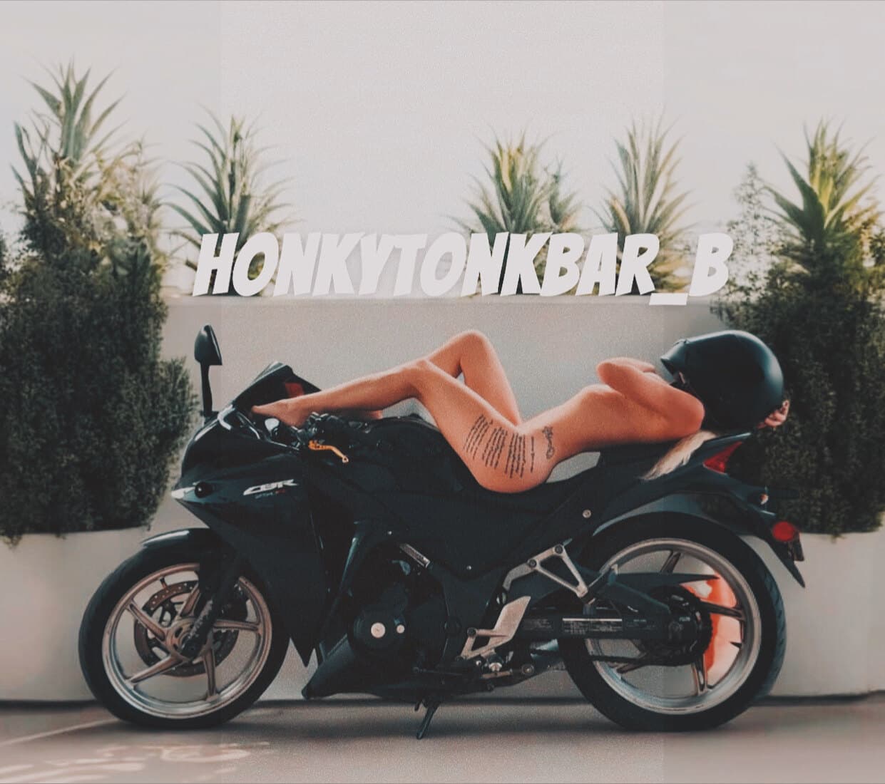 Honkytonkbar_b banner image
