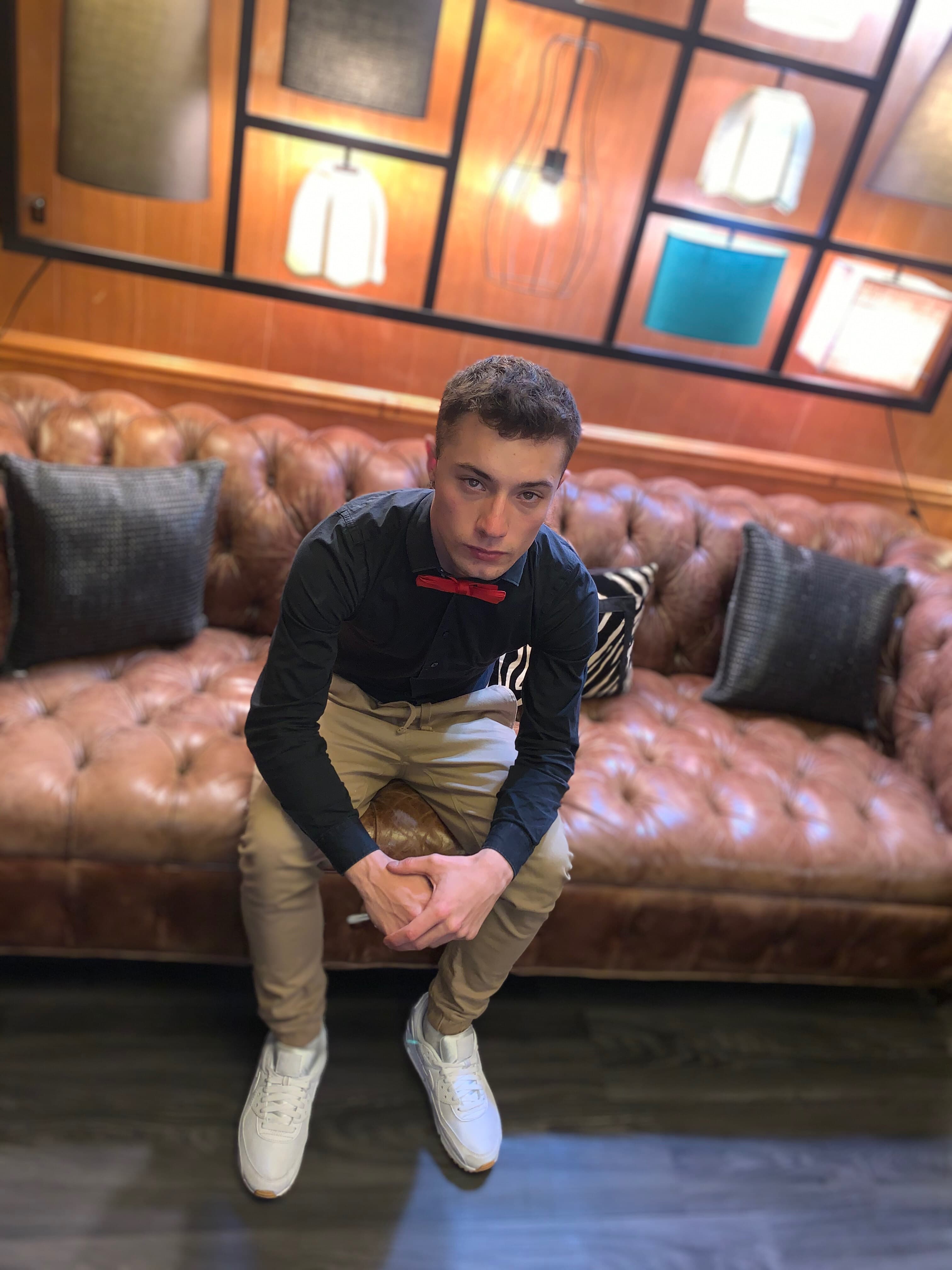 Tonee😈 banner image