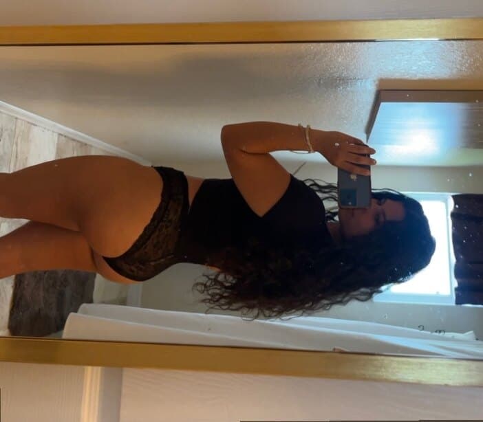 Yara Yanez banner image